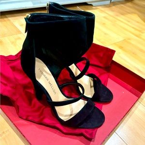 Tamara Mellon Sinner 105 Black Suede Strappy Sandals 37.5 OpenToe NIB Never Worn
